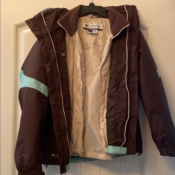 Columbia Womans (M) 2 in 1 water resistant jacket - Picture 8 of 8